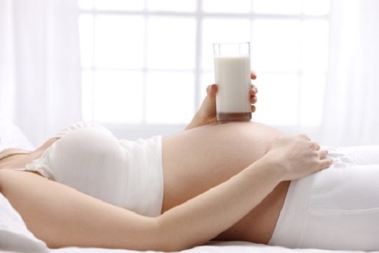 Tác dụng của sữa bà bầu đối với mẹ và bé
